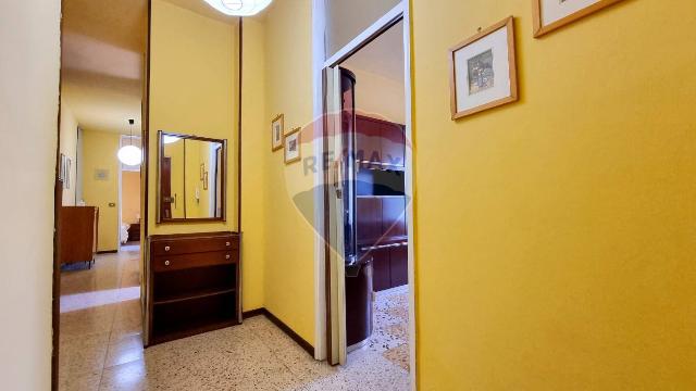 Vierzimmerwohnung in Via delle Magnolie 4, Torino - Foto 1