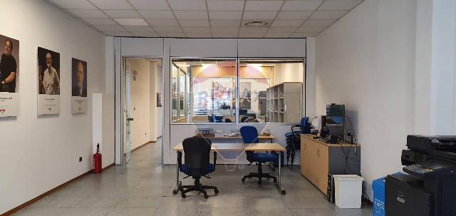 Office in Via Quintino Sella 240, Bari - Photo 1