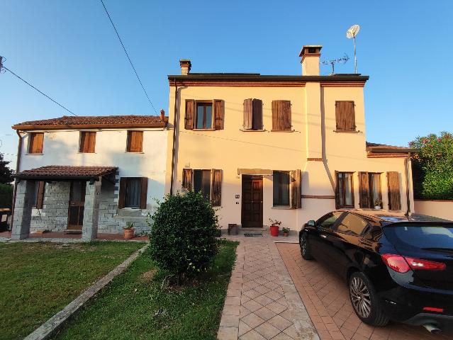 Villa a schiera in Via Volturno 42, Rovigo - Foto 1