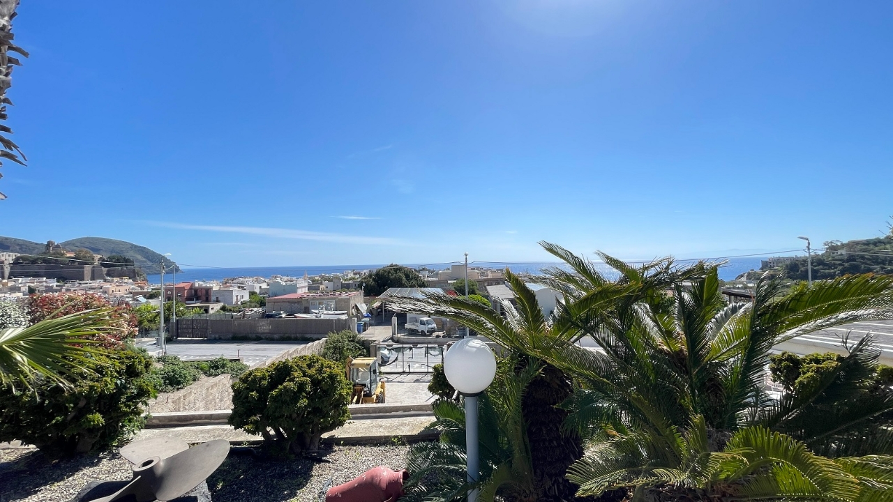 Albergo in vendita a Lipari