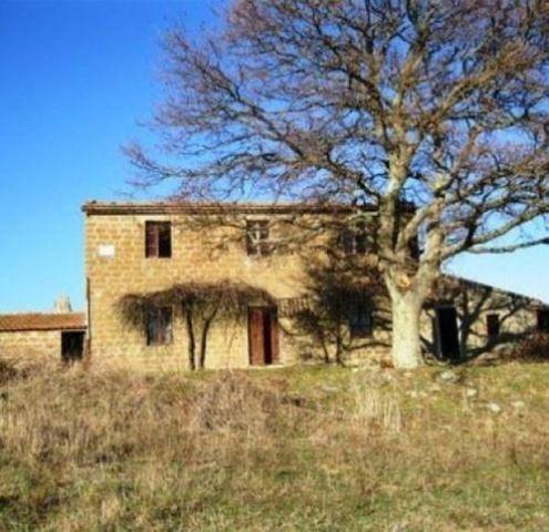 Country house or cottage in {3}, Pitigliano - Photo 1