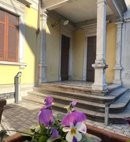 4-room flat in Via Aspromonte, Lecco - Photo 1