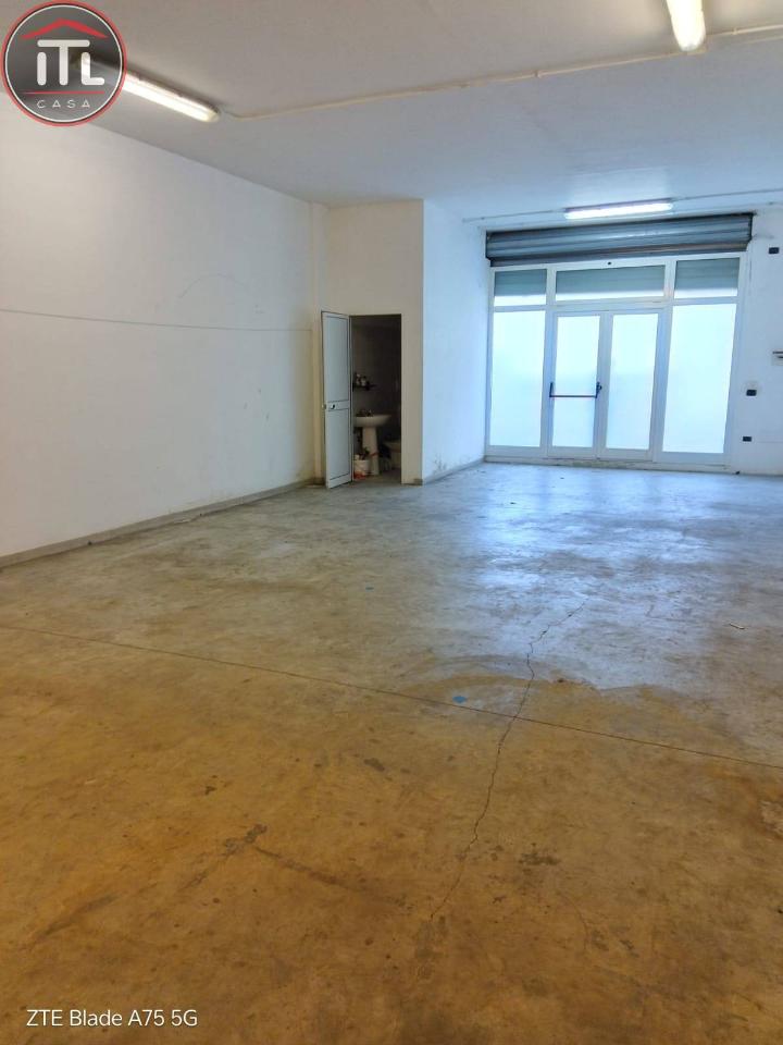 Negozio in Via Michele Rosi, Fiumicino, {3} - Foto 2
