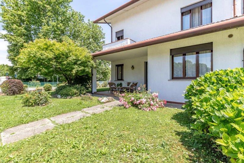 Villa bifamiliare in vendita a Quinto Di Treviso