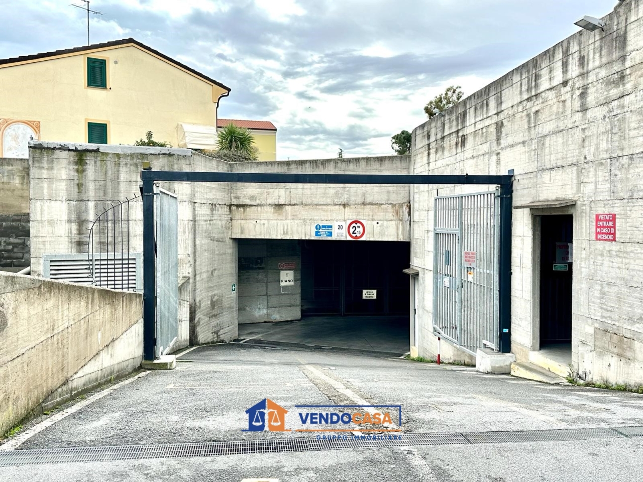 Garage - Posto auto in vendita a Loano