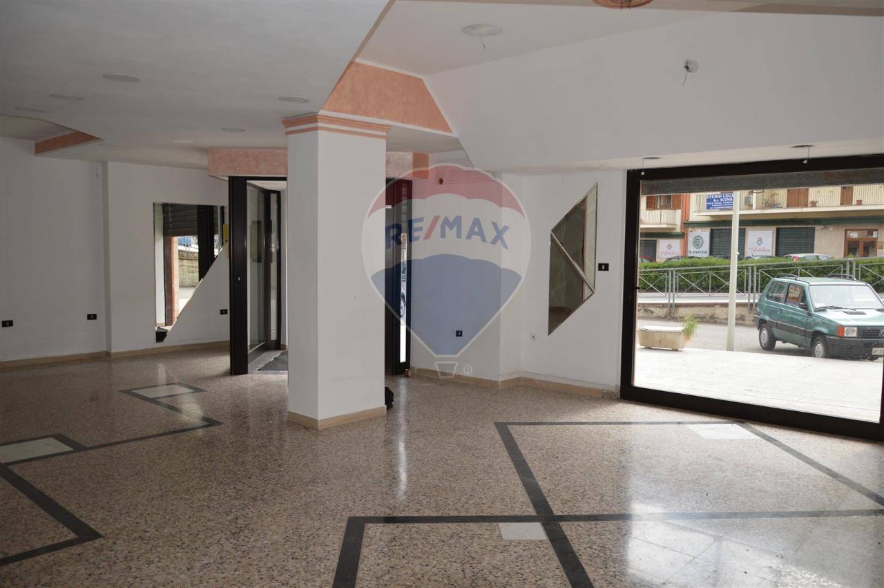 Negozio in Via Torre Pisani 68, Corigliano-Rossano - Foto 1