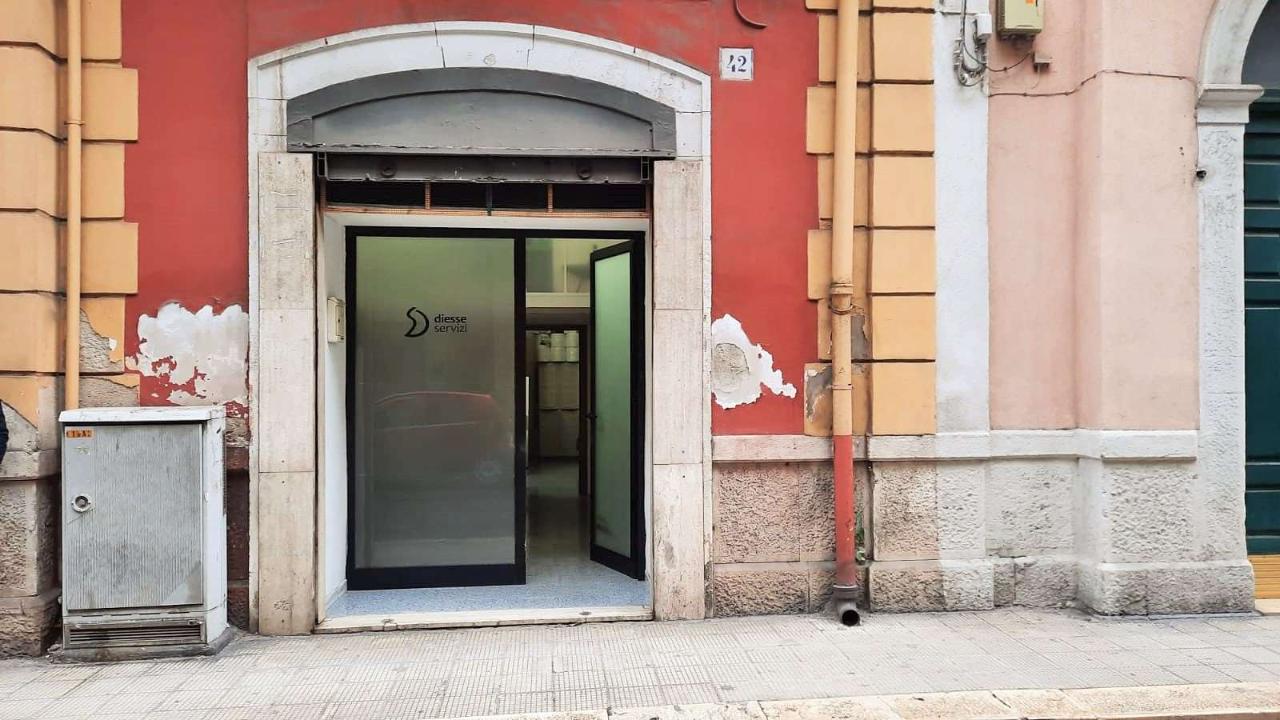 Negozio in , Bari, {3} - Foto 1