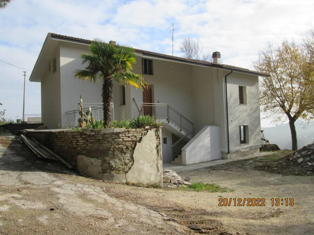 Villa in vendita a Poggio San Marcello