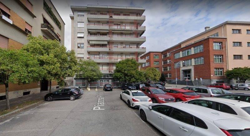 Magazzino in Piazza Plebiscito 2, Busto Arsizio, {3} - Foto 2