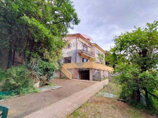 Villa in Strada Fontana La Trinita' 36 E, Perugia - Foto 1