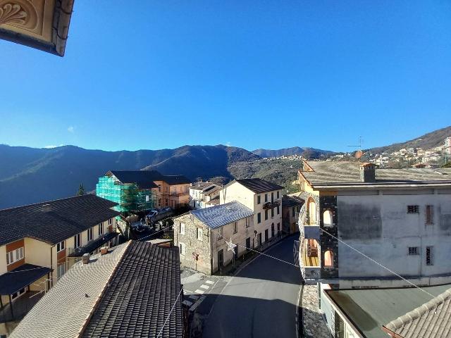 4-room flat in Via Vittorio Veneto, Uscio - Photo 1