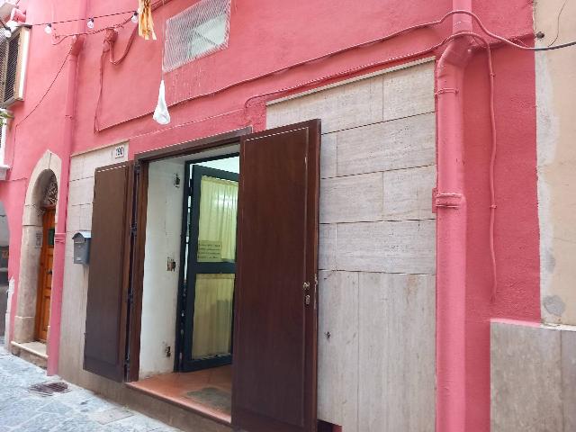 Warehouse in Via dell'Indipendenza 190, Gaeta - Photo 1