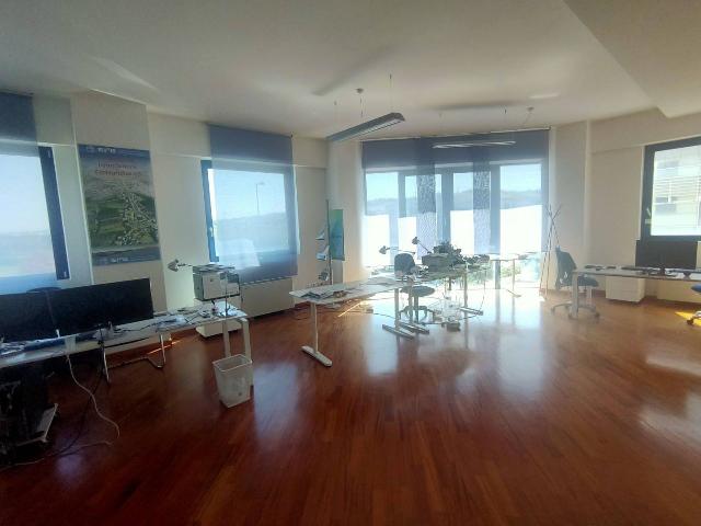 Shared office in {3}, - Photo 1