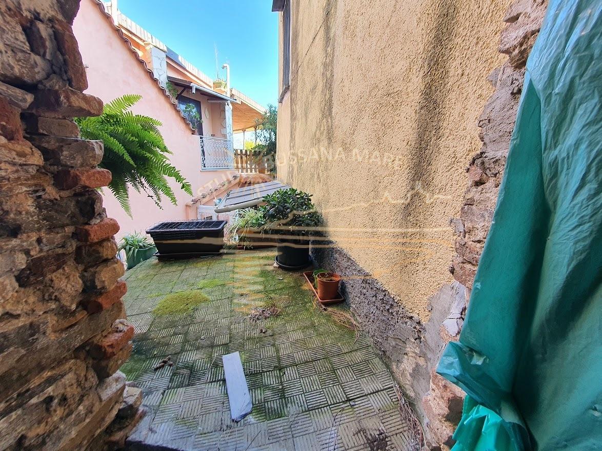 Parcheggio chiuso in Via Peri 13, Sanremo - Foto 1