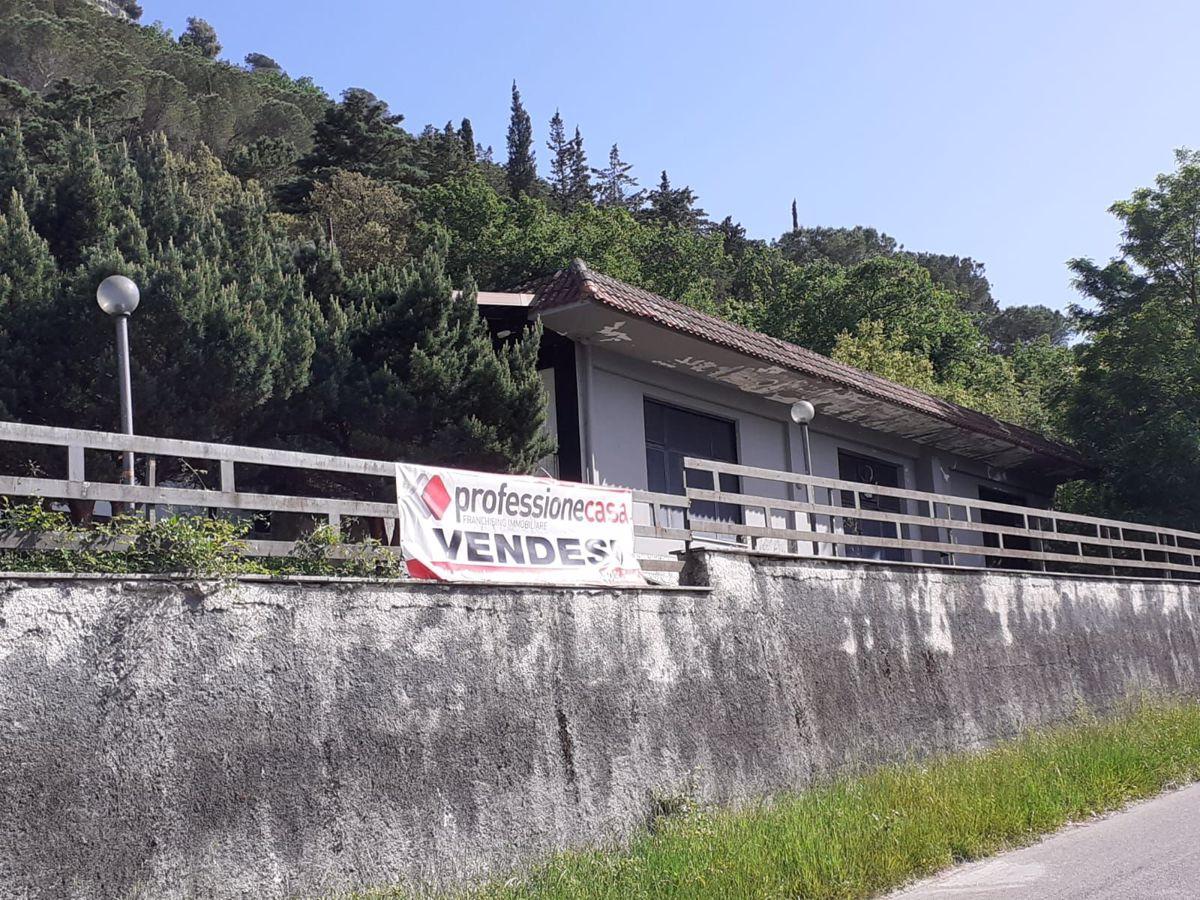 Esercizio commerciale in Via Belvedere 33, Cervaro - Foto 1
