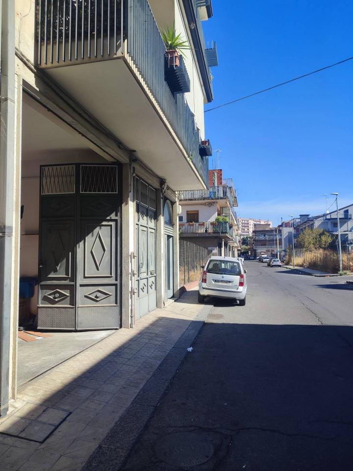 Magazzino in Via Estonia 24, Paterno', {3} - Foto 2