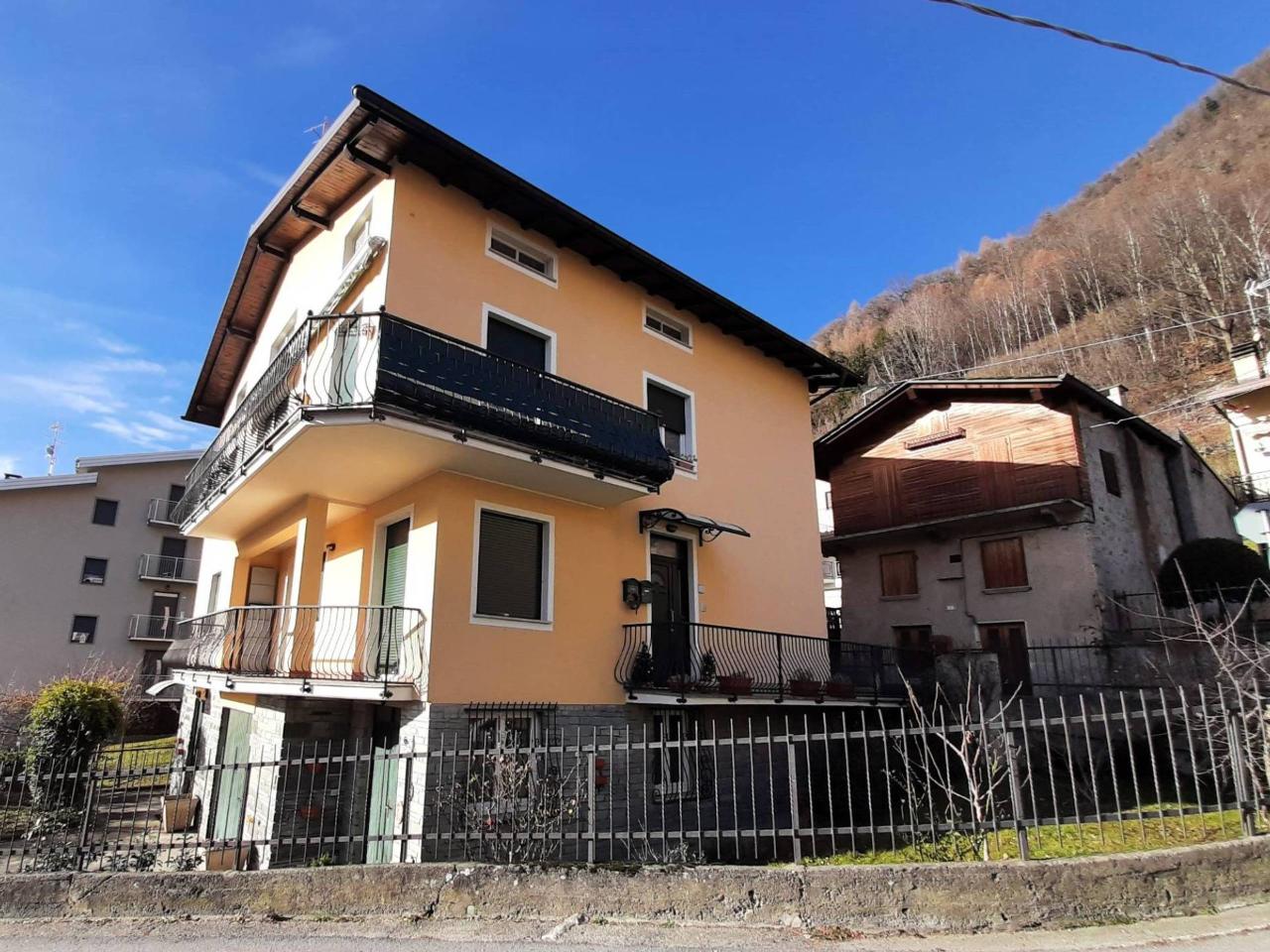 Villa in vendita a Tresivio