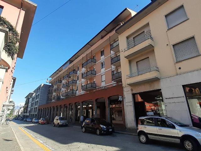 Negozio in Via Giuseppe Piazzi 76a, Sondrio - Foto 1