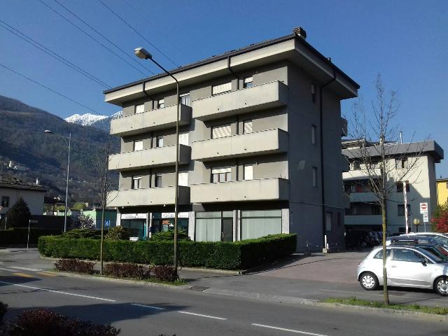 Negozio in Via Ezio Vanoni 96a, Sondrio - Foto 1