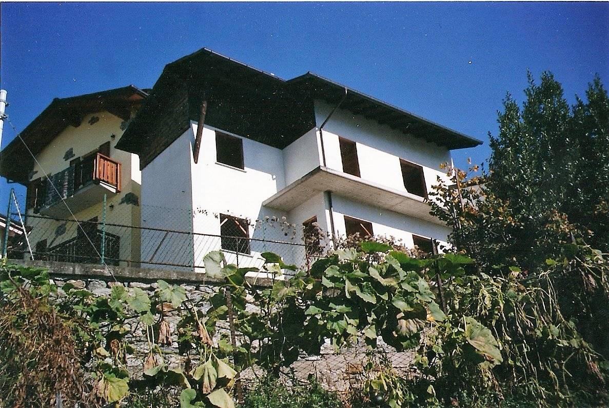 Villa in vendita a Montagna In Valtellina