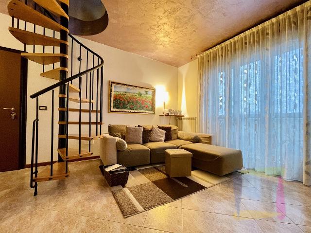 Penthouse in {3}, Via F. Pigafetta - Photo 1