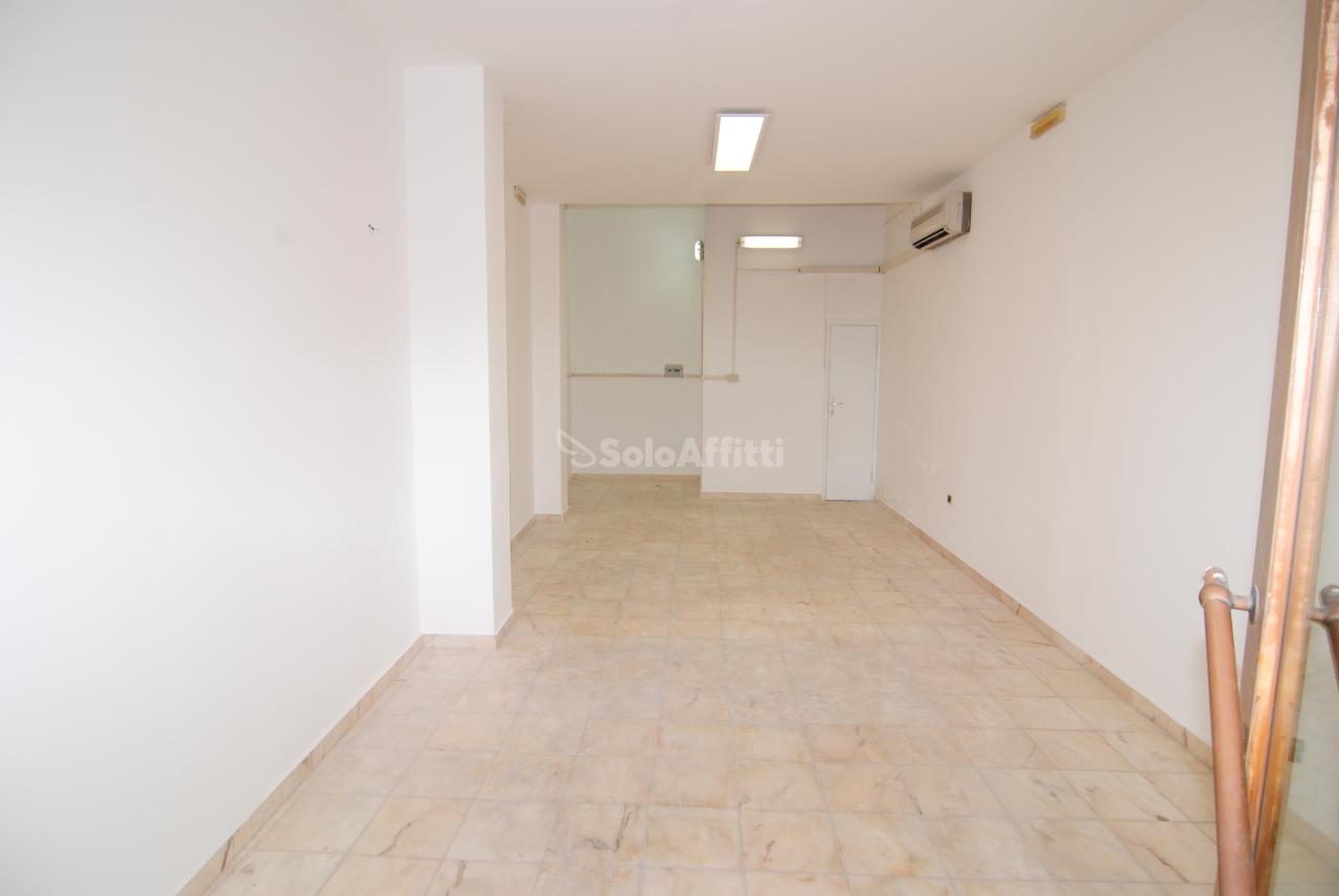 Negozio in , Livorno, {3} - Foto 1