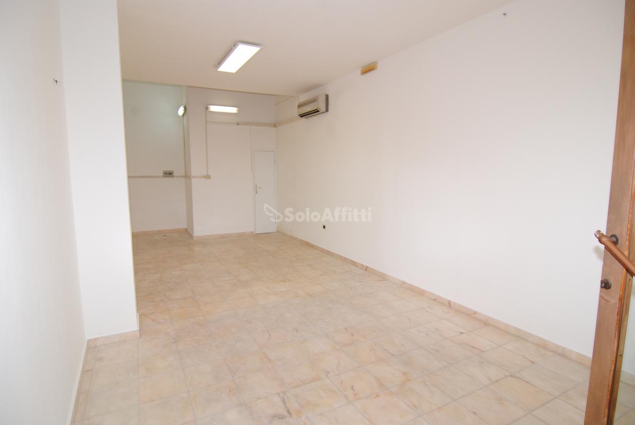 Negozio in , Livorno, {3} - Foto 2