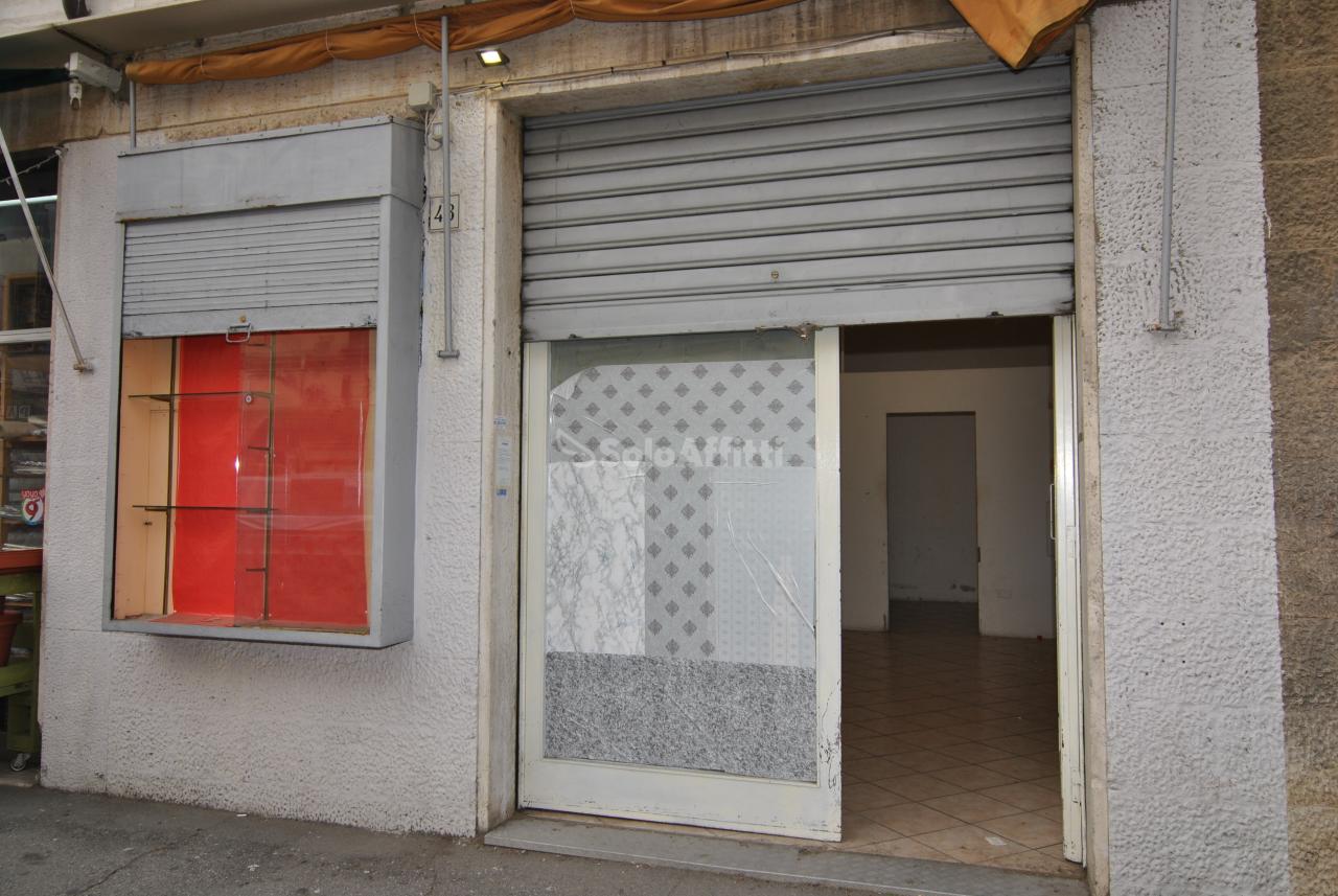 Negozio in Scali Aurelio Saffi 48, Livorno, {3} - Foto 1