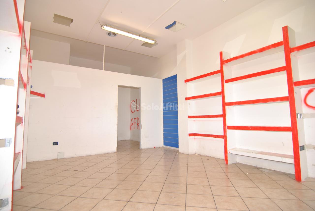 Negozio in Scali Aurelio Saffi 48, Livorno, {3} - Foto 2