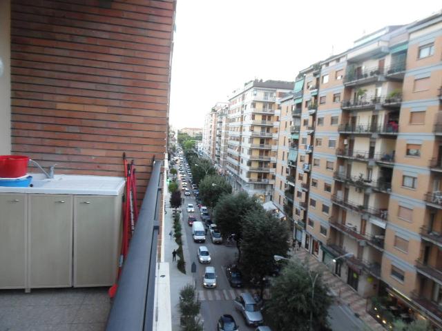 Negozio in {3}, Viale De Gasperi - Foto 1