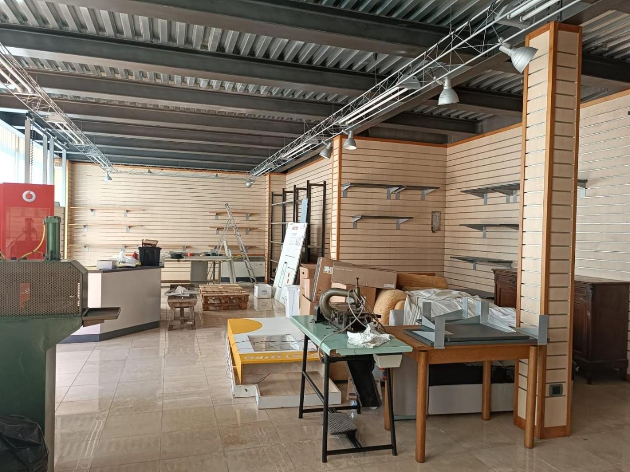 Locale commerciale in , Barga, {3} - Foto 2