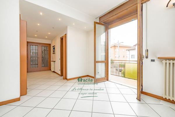 Apartament in Via Vittorio Alfieri 1 20833 Gius, Giussano - Photo 1