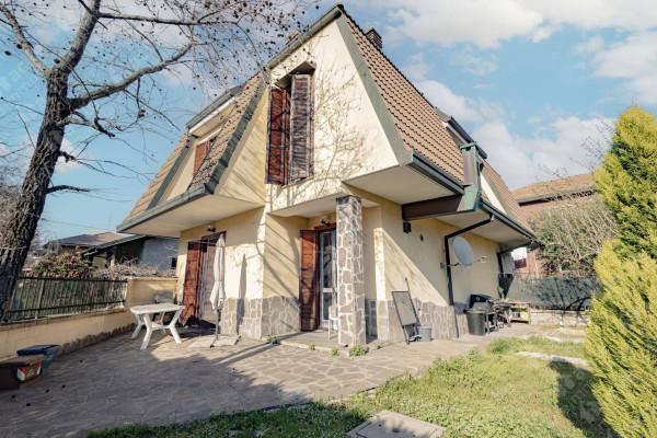 Villa bifamiliare in vendita a Vanzago