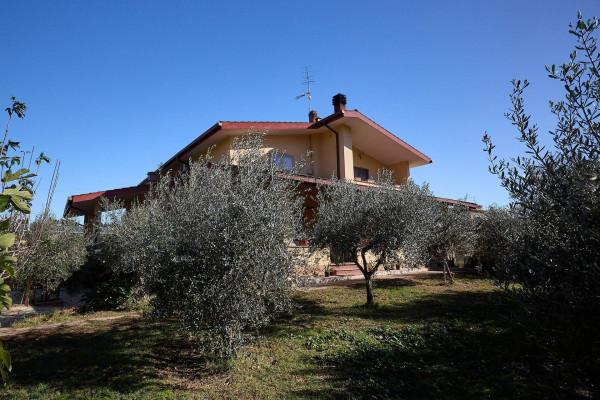 Mansion in Via Monte Pennino, 8 04011 Casa, Aprilia - Photo 1