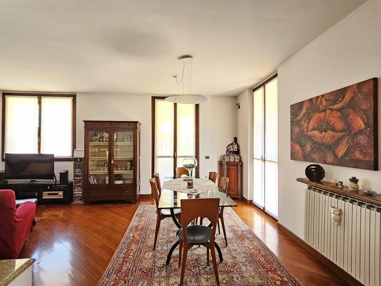 Villa a schiera in vendita a Bellinzago Lombardo