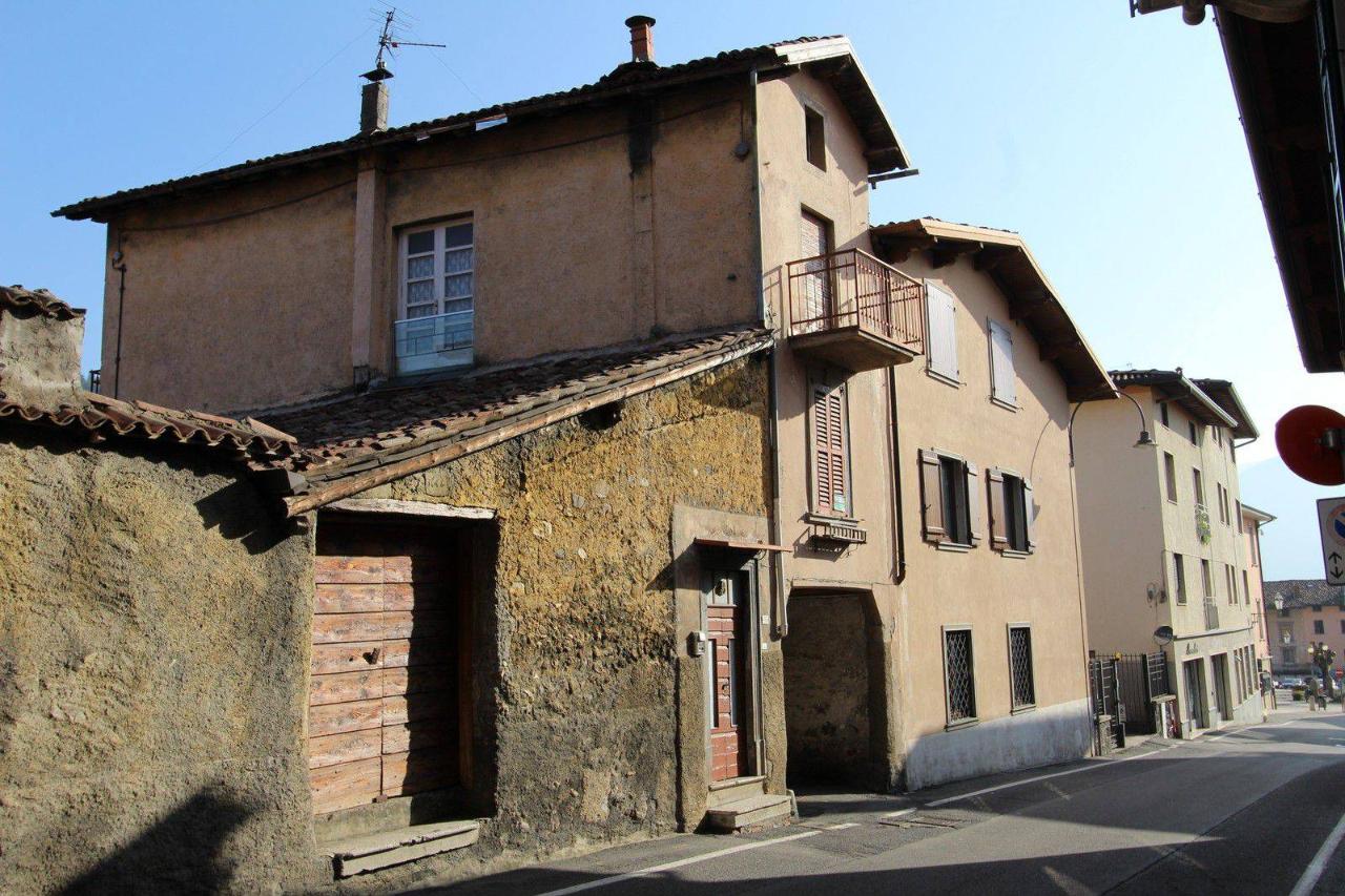 Casa indipendente in vendita a Rovetta