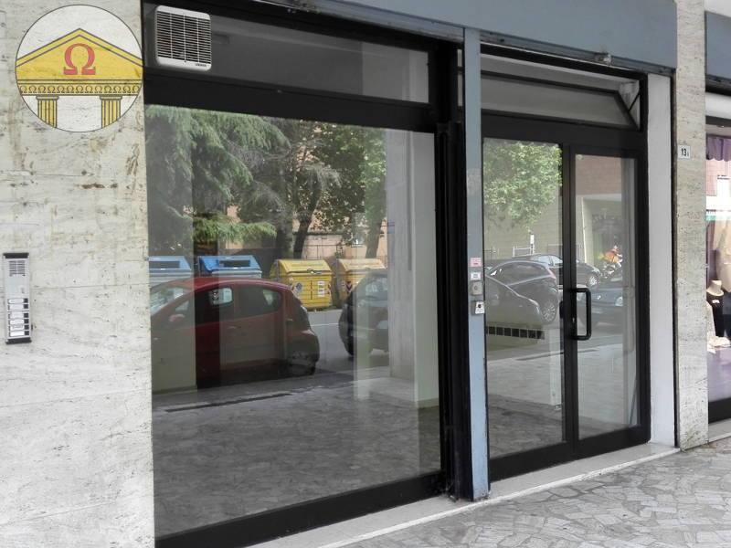 Negozio in Via Feltrina 100, Treviso - Foto 1