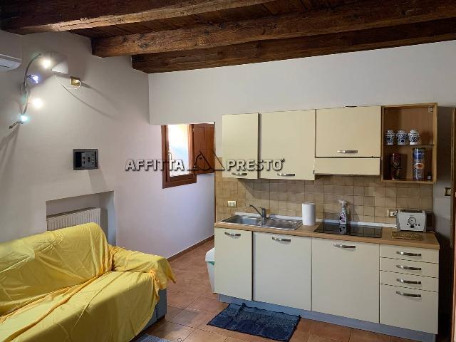 2-room flat in {3}, Piazza del Carmine 10 - Photo 1