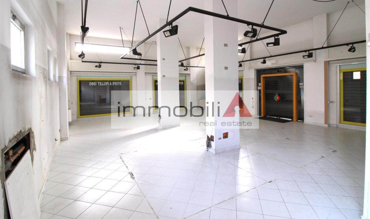 Negozio in , Lissone, {3} - Foto 2