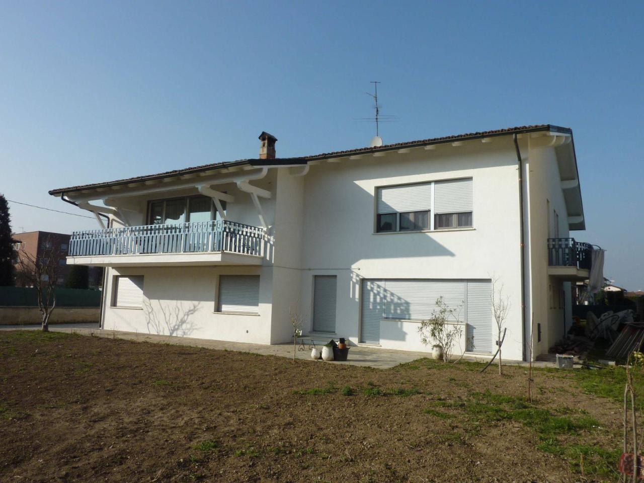 Villa in vendita a Brignano Gera D'Adda