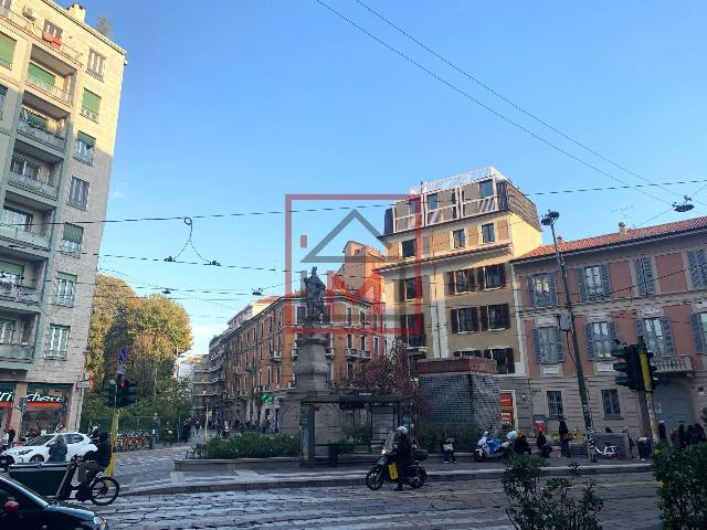 Autoparkplatz in Largo della Crocetta 2, Milano - Foto 1