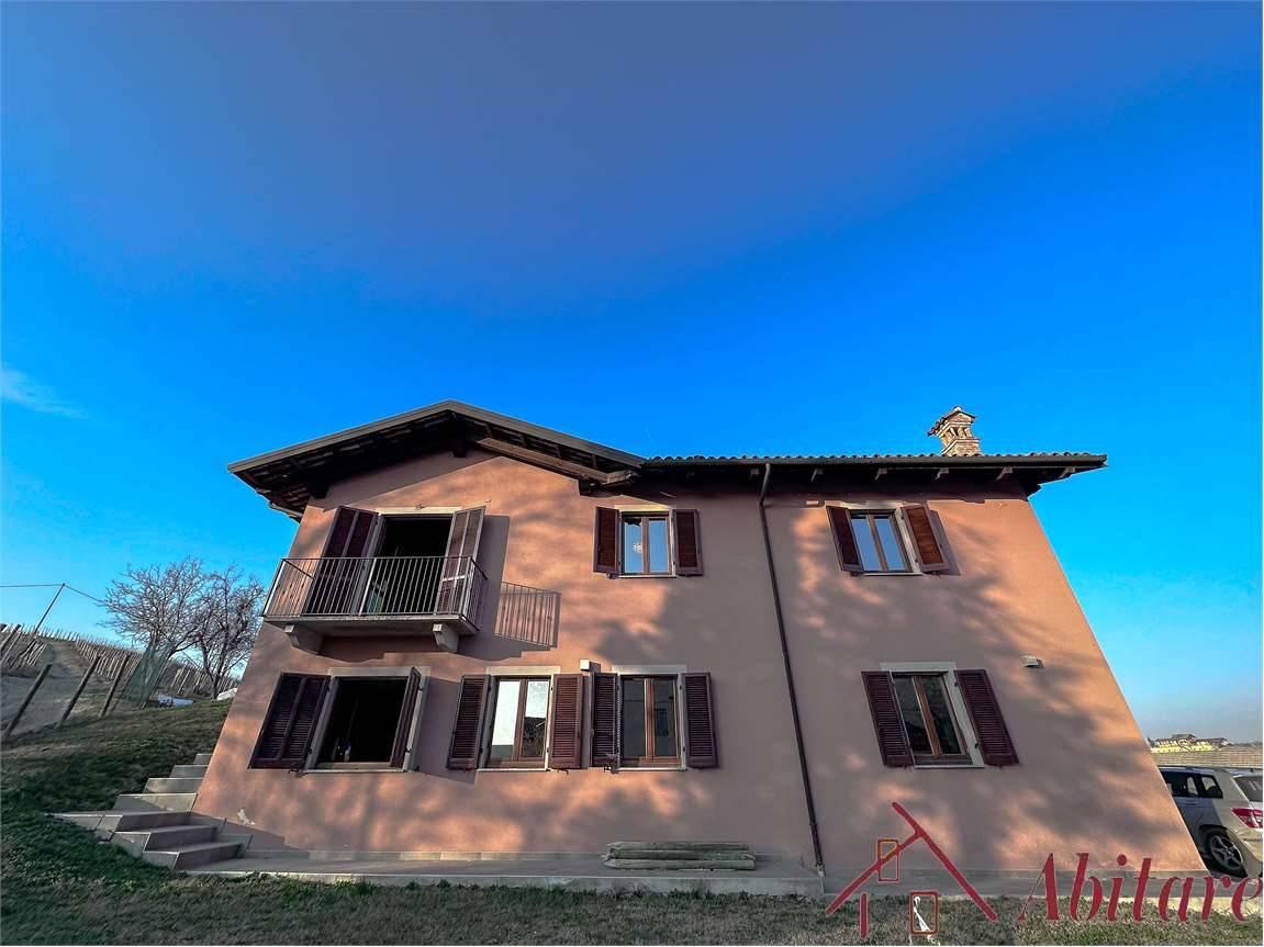 Villa in vendita a Monforte D'Alba