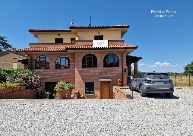 Terraced house in Via Trasimeno, Castiglione del Lago - Photo 1