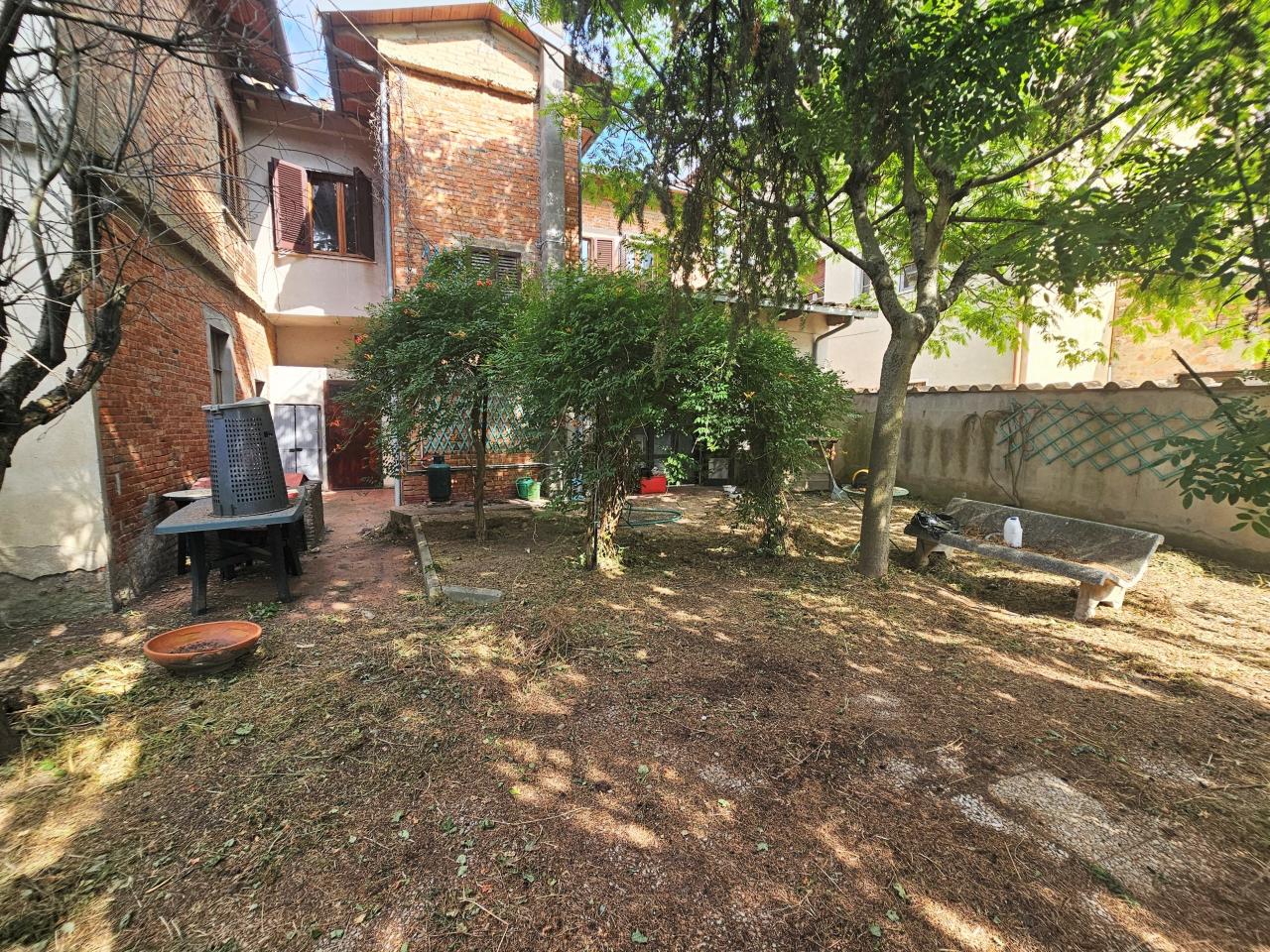 casa indipendente in vendita a Castiglione del Lago in zona Macchie