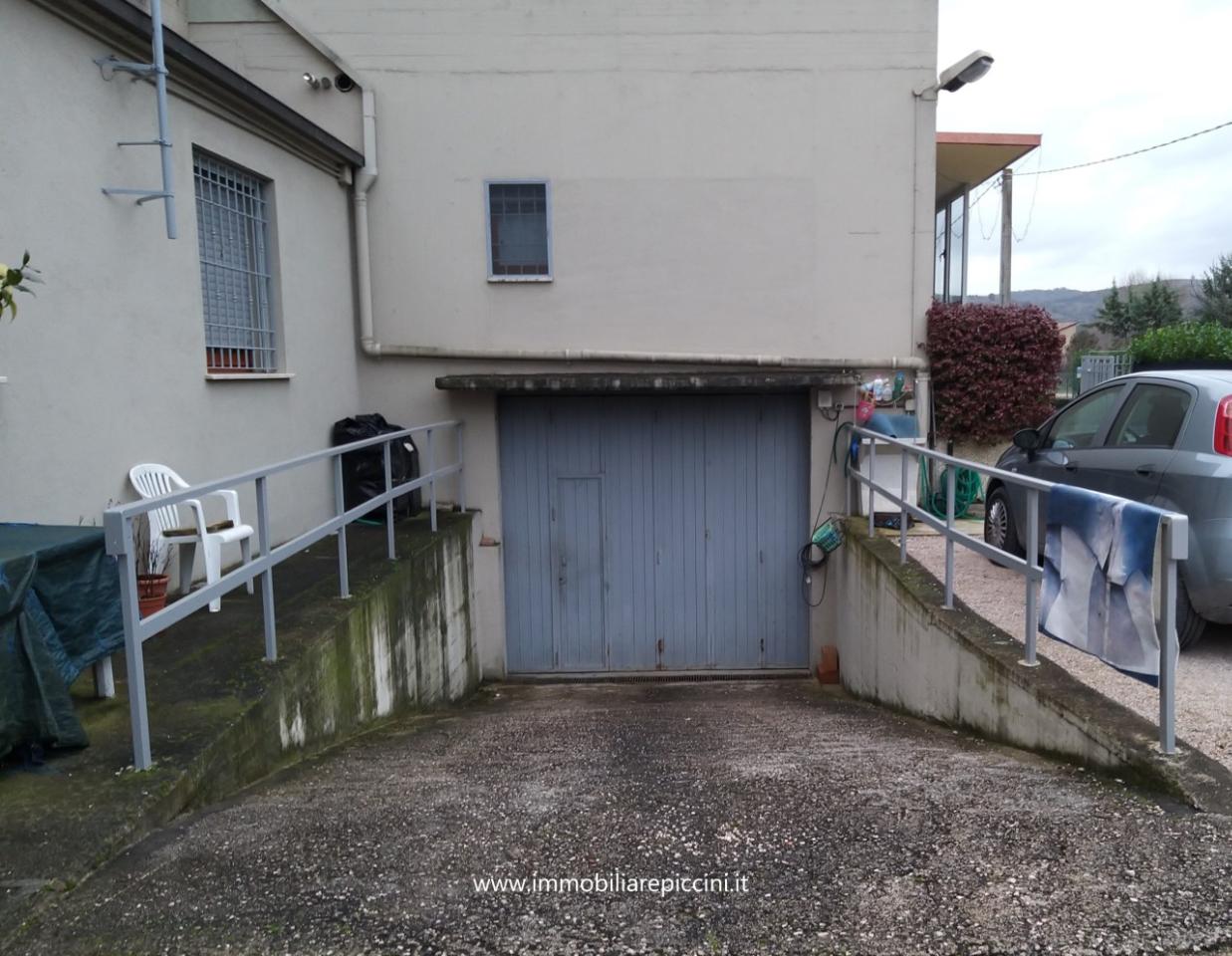 Parcheggio chiuso in , Corciano - Foto 1