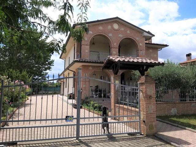 Mansion in Via Saragat 18, Castiglione del Lago - Photo 1