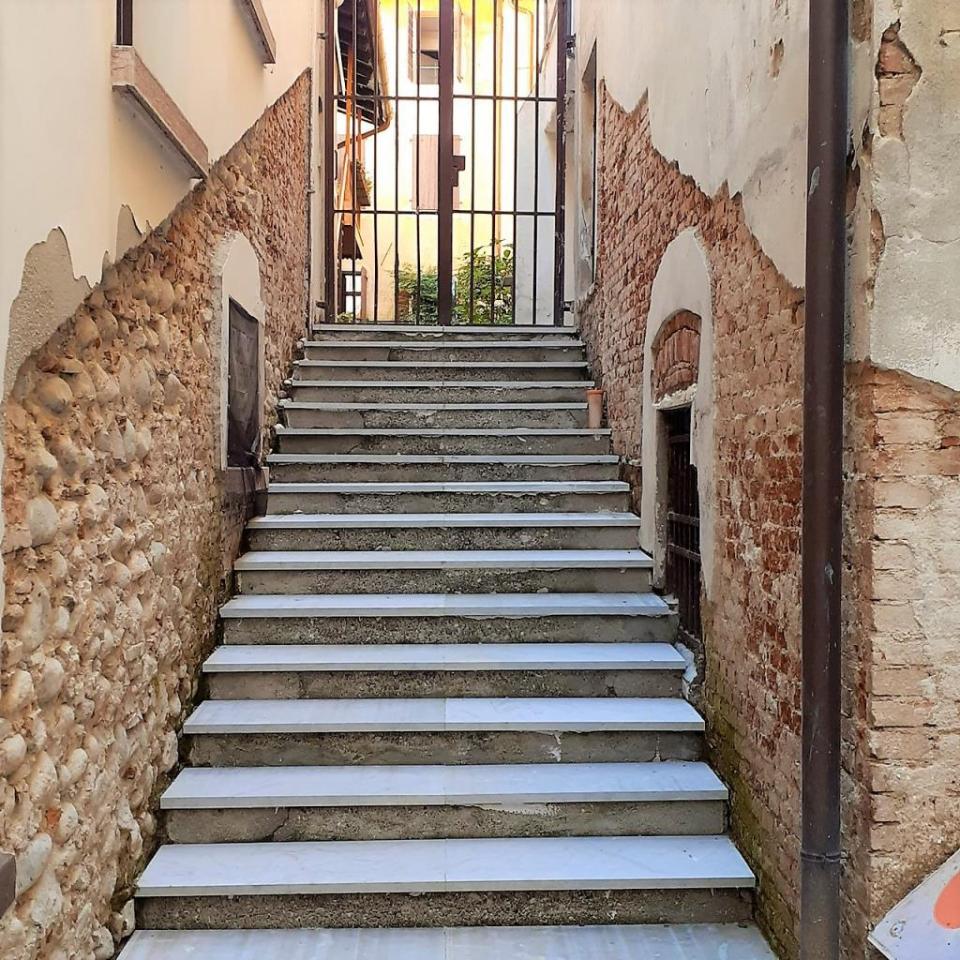 Magazzino in Piazza Terraglio, Bassano Del Grappa, {3} - Foto 2