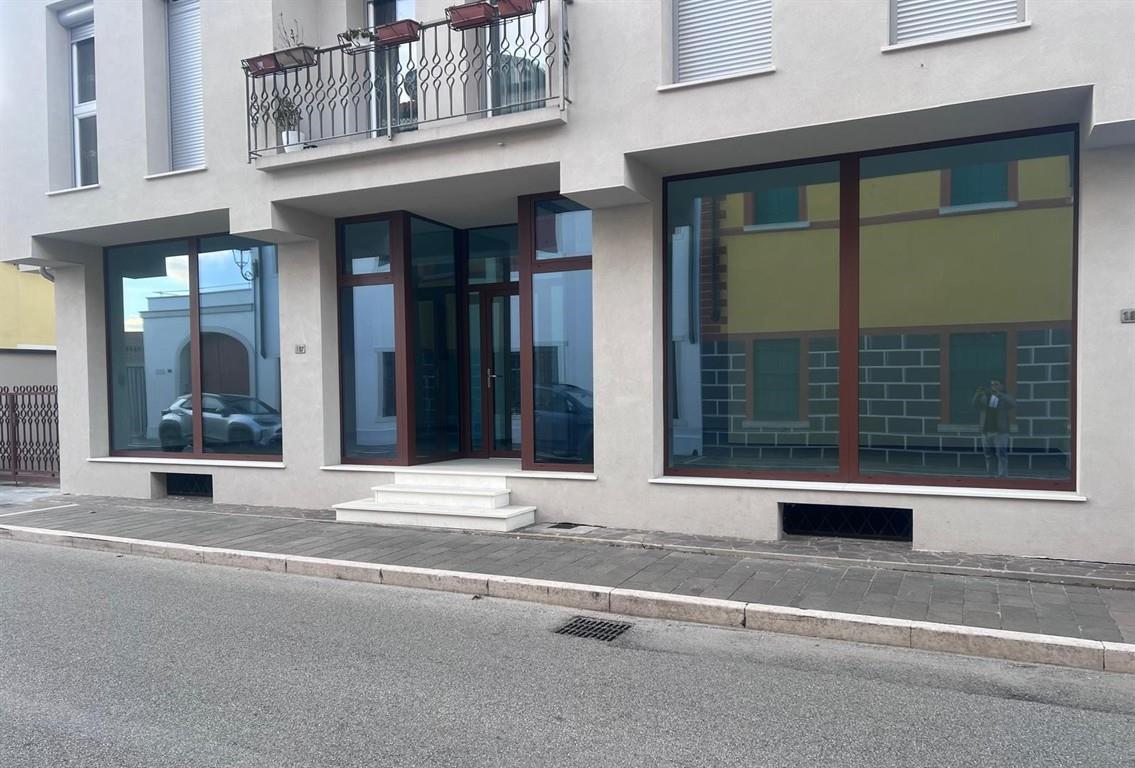 Negozio in Via Roma, Rossano Veneto, {3} - Foto 1