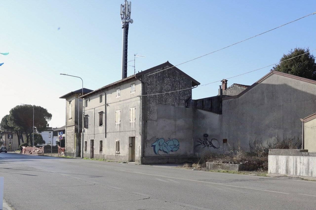 Palazzina commerciale in vendita a Udine