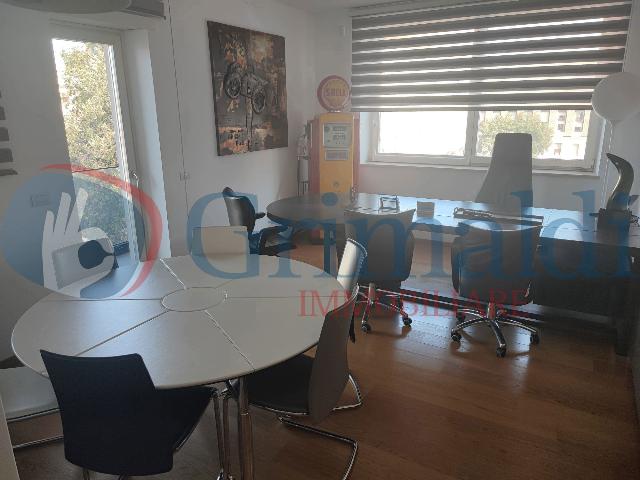 Büro in {3}, Piazzale Luigi Sturzo - Foto 1